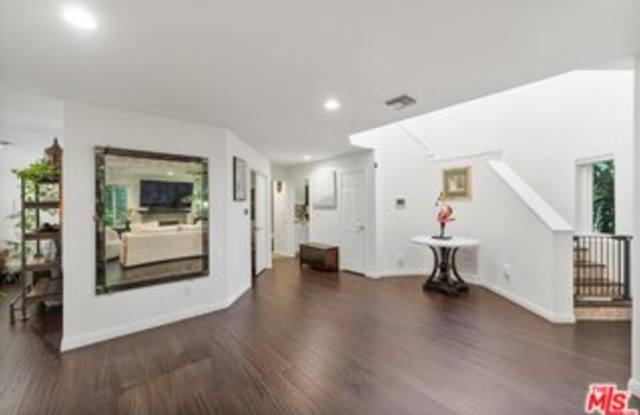 12834 Landale Street Gallery 3