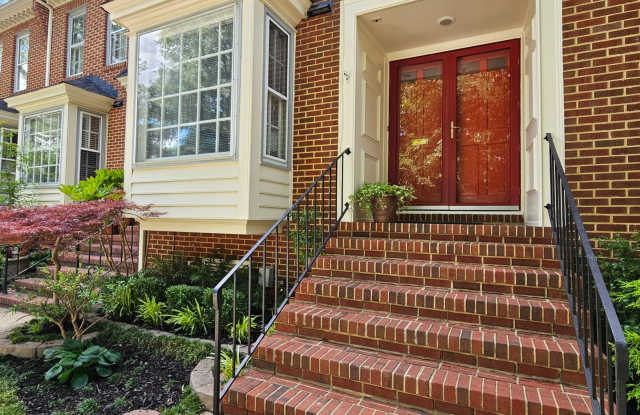 GHENT SQUARE - 817 Botetourt Gardens, Norfolk, VA 23507 GHENT SQUARE - 817 Botetourt Gardens, Norfolk, VA 23507