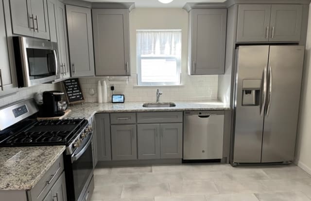 25 Atlantic St - 25 Atlantic Street, Elizabeth, NJ 07206