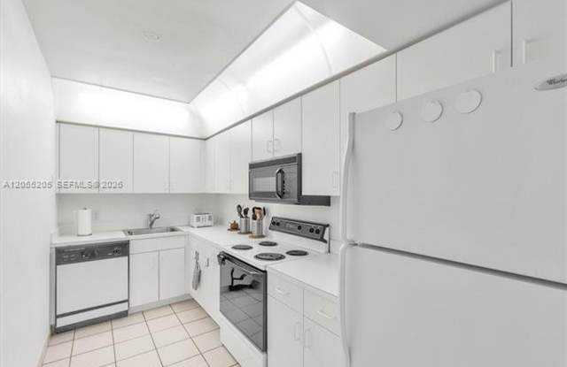 800 Claughton Island Dr cu-1204, Miami, FL 33131 photos photos