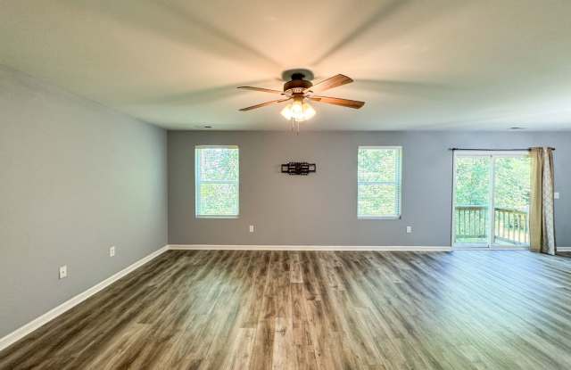 Beautiful 4 Bed 2.5 Bath Home in Lillington Gallery 4