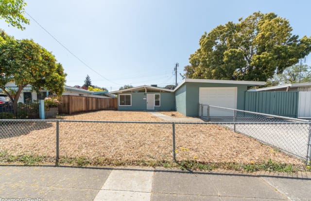 784 Lakeknoll Dr - 784 Lakeknoll Drive, Sunnyvale, CA 94089