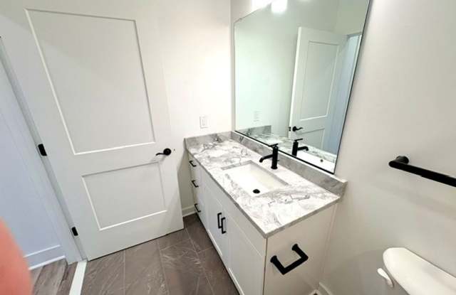 Annapolis 55+ Condominium (2 bed / 2 bath) Gallery 4