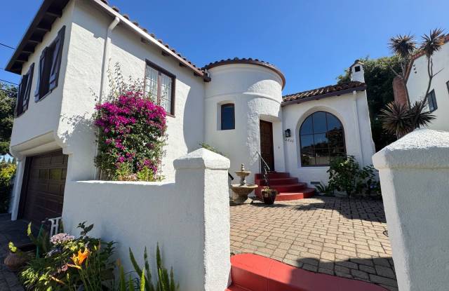 Spacious Spanish-Styled 3Bed/2Bath SFH For Rent in the Desirable City of Alameda, Ca!!! photos photos