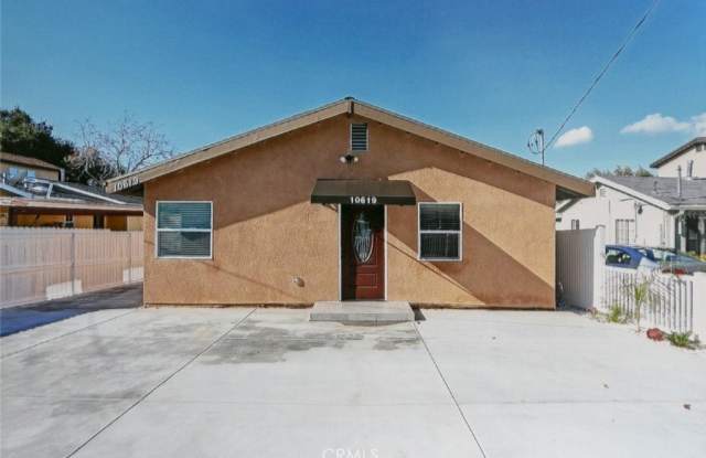 10619 Rhodesia Avenue Gallery 2