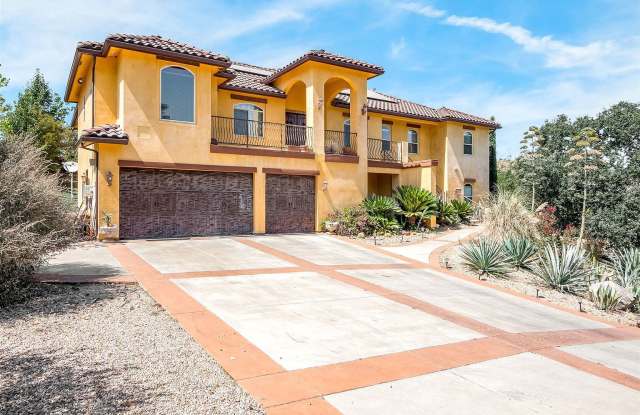 21934 Oak Glen Ln Gallery 3