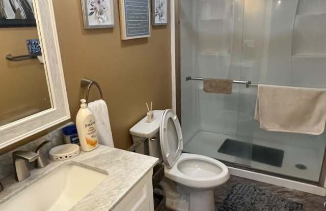 1971 Crossings Way Gallery 2
