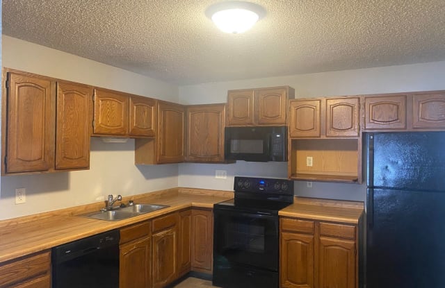 1934 20th Ave S - 1934 20th Avenue South, Moorhead, MN 56560