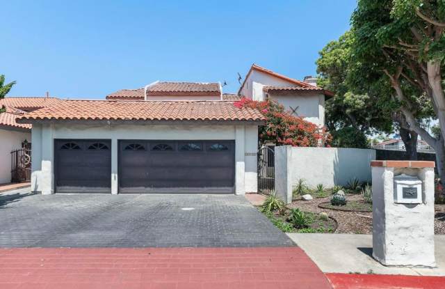 Stunning 5-Bed, 4-Bath Fully Furnished Home in Prestigious Huntington Harbour photos photos