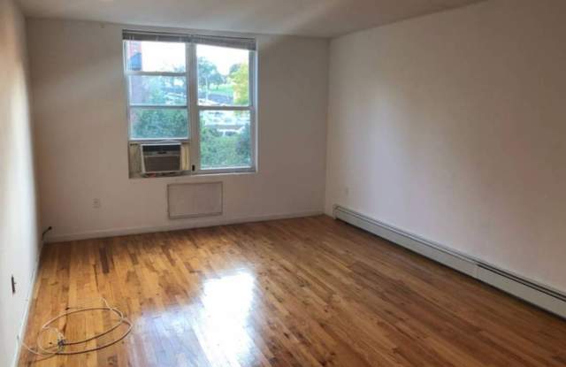 43-10 58 ST Gallery 3
