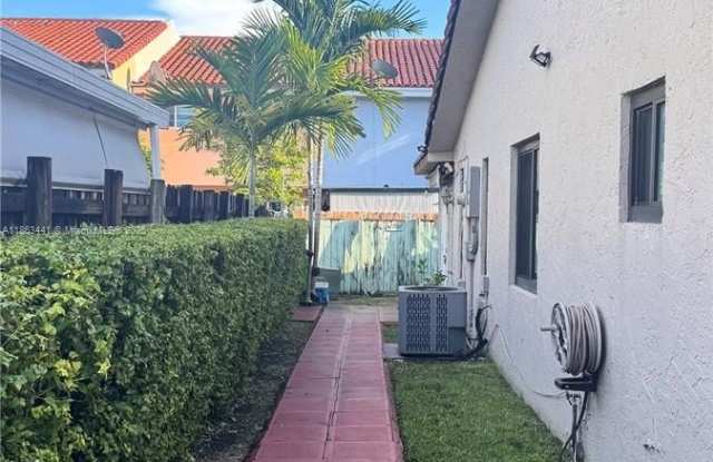 11570 SW 5th St photos photos