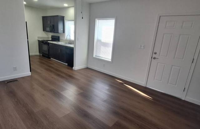 4487 E Lake Mead Gallery 2