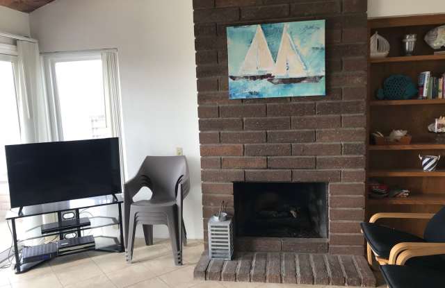 3014 W. Oceanfront - Lower Gallery 3