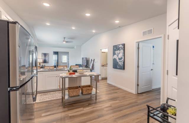 147 Spartan Circle Gallery 2