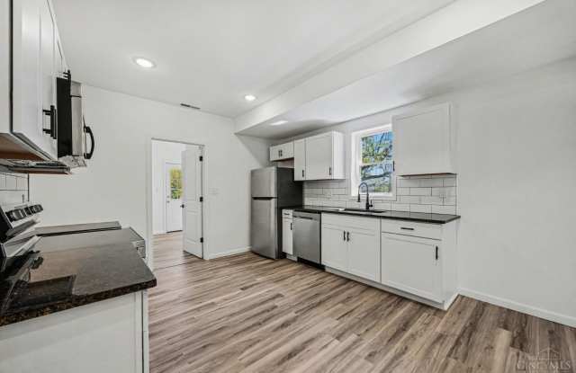 270 Wortman Street Gallery 4