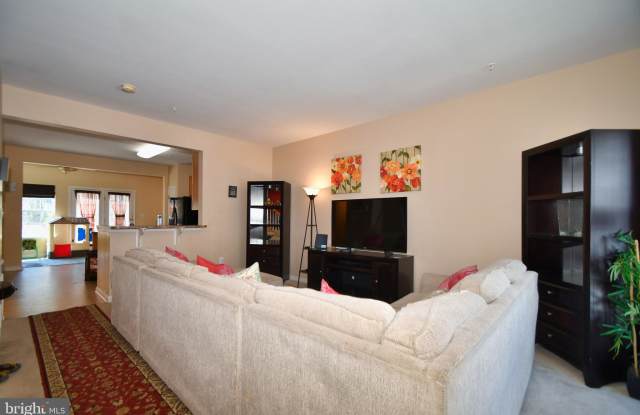 5328 WYNDHOLME CIRCLE Gallery 3