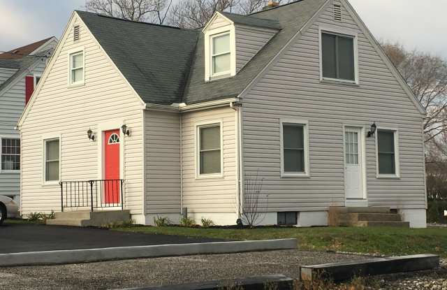 Updated 3 bedroom Single Family Home For Rent! photos photos