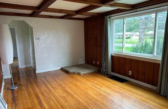 1655 E North Territorial Road Gallery 2