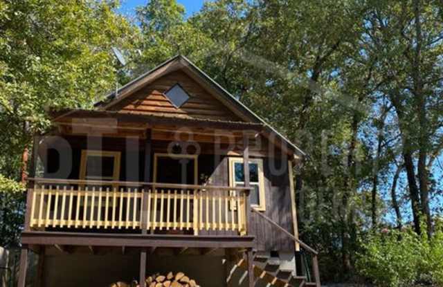Rustic One Bedroom Cabin with Loft - 272 Woodward Drive, Taney County, MO 65616