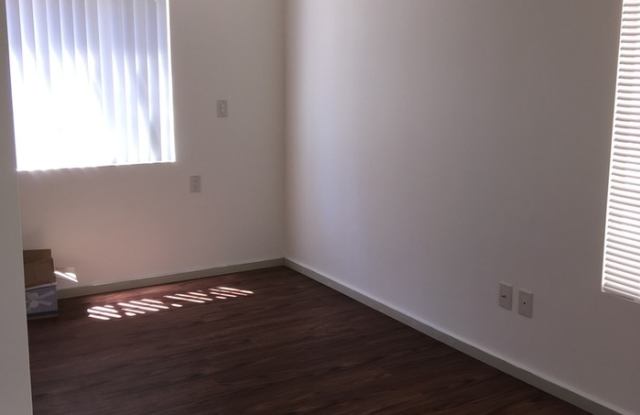 2056 Thomas Avenue Gallery 4