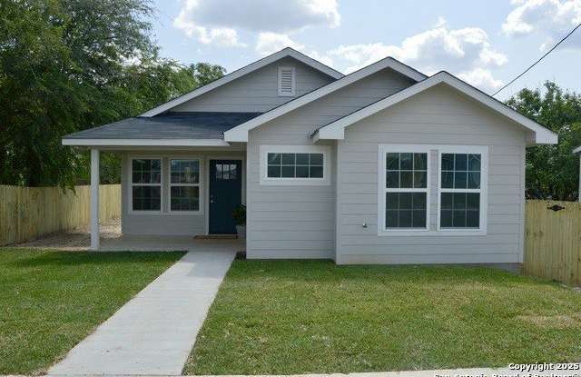 812 Uvalde - 812 Uvalde Street, Pleasanton, TX 78064