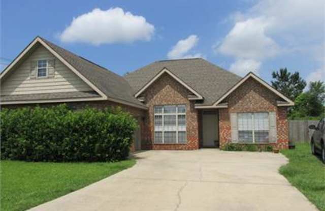 Coming soon 3 BD/2 BTH Available 10/15 photos photos