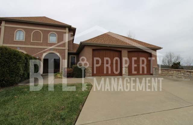 Beautiful 2 Bedroom Duplex with Loft! photos photos