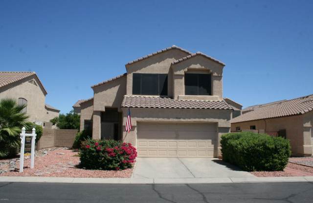 Charming 3 Bed 2.5 Bath Home in Gated Community in North Phoenix Gallery 1