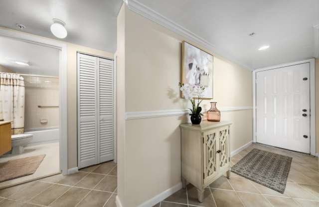 601 Seafarer Circle Gallery 3