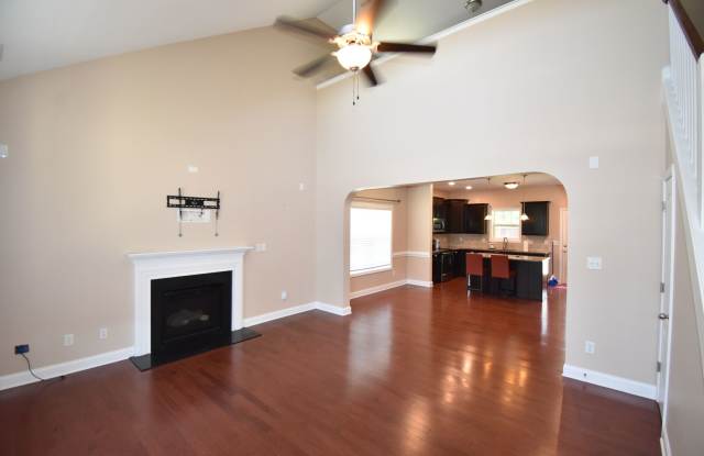 Well Maintained-4 Bedroom and 2.5 Bath Home (Pets Considered) Gallery 4