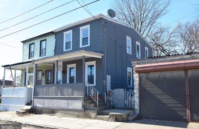 403 N FILMORE STREET - 403 North Filmore Street, Gloucester City, NJ 08030