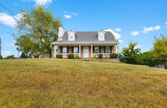 Pet Friendly Three Bedroom with Basement! - 2021 Windmeade Drive, Clarksville, TN 37042