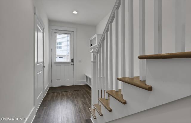 1808 Bungalow Row Gallery 3