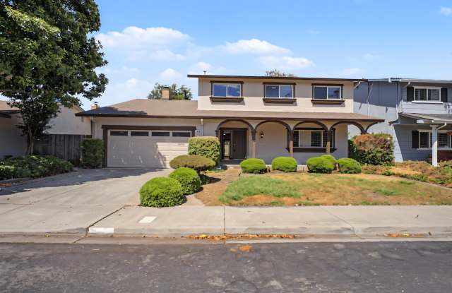 Spacious 4 Bed/ 2.5 bath Home in Prime Pleasanton Neighborhood – Walk to Schools & Parks! New paint & carpet photos photos