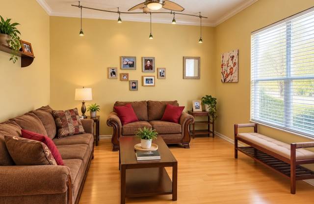Spacious 4-Bedroom, 3-Bath Oviedo Home – Beautiful Interiors, Generous Living Spaces & Fantastic Location! Gallery 3
