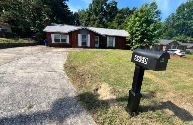 Brick Home Located Off Of Schatulga Rd! With 4 Beds and 1.5 Baths. photos photos