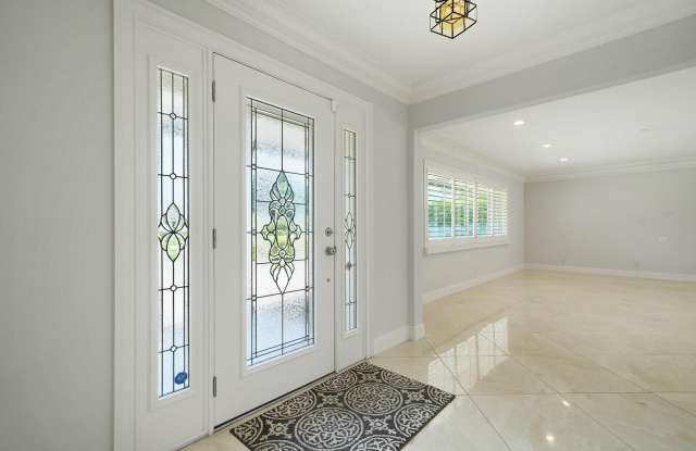 408 S Country Club Drive Gallery 4