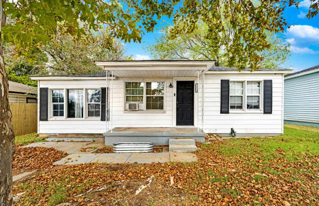 1913 Northwest Baldwin Avenue photos photos