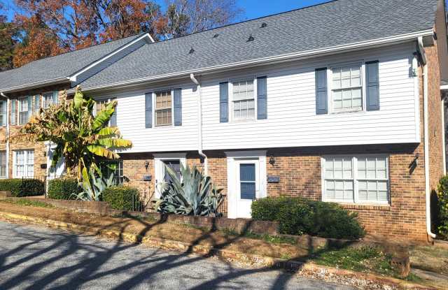 Three Bedroom Townhouse in Spartanburg Sc for Rent! - 1432 Dover Road, Spartanburg, SC 29301