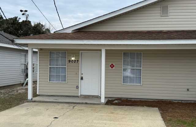 9027 Houston Street - 2 photos photos