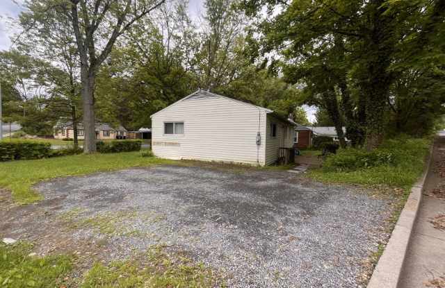 Three Bedroom Ranch - Permitted for 5 Occupants Gallery 3