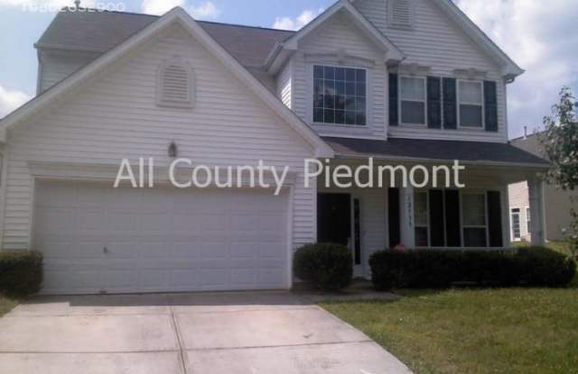 12533 Oakton Hunt Dr - 12533 Oakton Hunt Drive, Charlotte, NC 28262