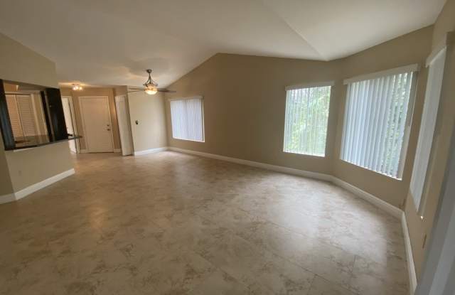 2460 Nw 33rd St photos photos