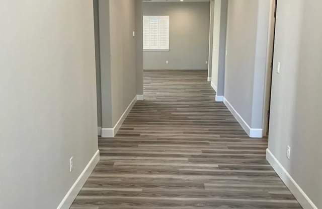 Beautiful 5 bed / 4 bath in Woodland with Solar! Gallery 3