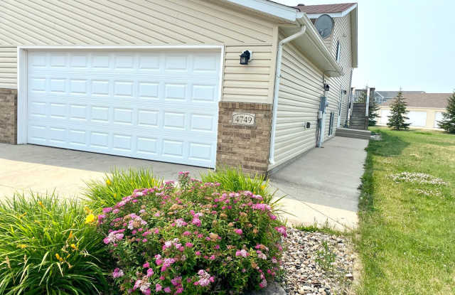 3 bed, 2 bath Twinhome photos photos