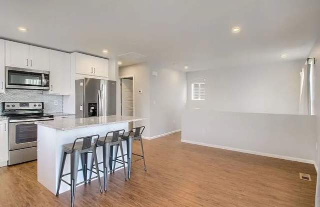 Incredible Starter Home in Green Valley Gallery 3