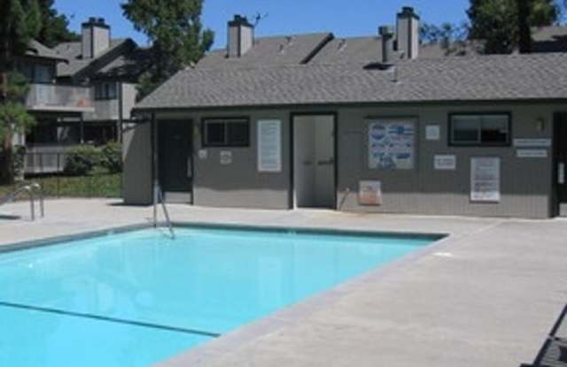 Beautiful Upstairs 1 bedroom Condo in Bay Point! Gallery 3