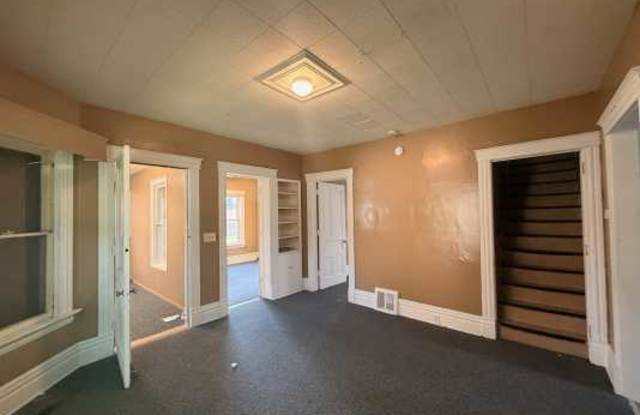 421 East Crosstown Parkway Gallery 4