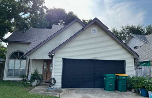 New Listing! photos photos