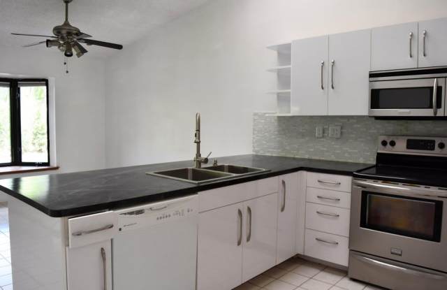 13492 Exotica Lane Gallery 2